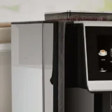 Coffee Format BLOOM — zbliżenie bocznego zbiornika wody o pojemności 4 l