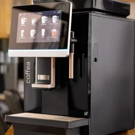 Tchibo Coffea Enjoy — ekspres widziany pod kątem